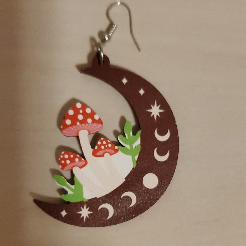 Pair of Wooden Earrings - Crescent Moon with Moon Phases and Mushrooms - Picture 3 of 3